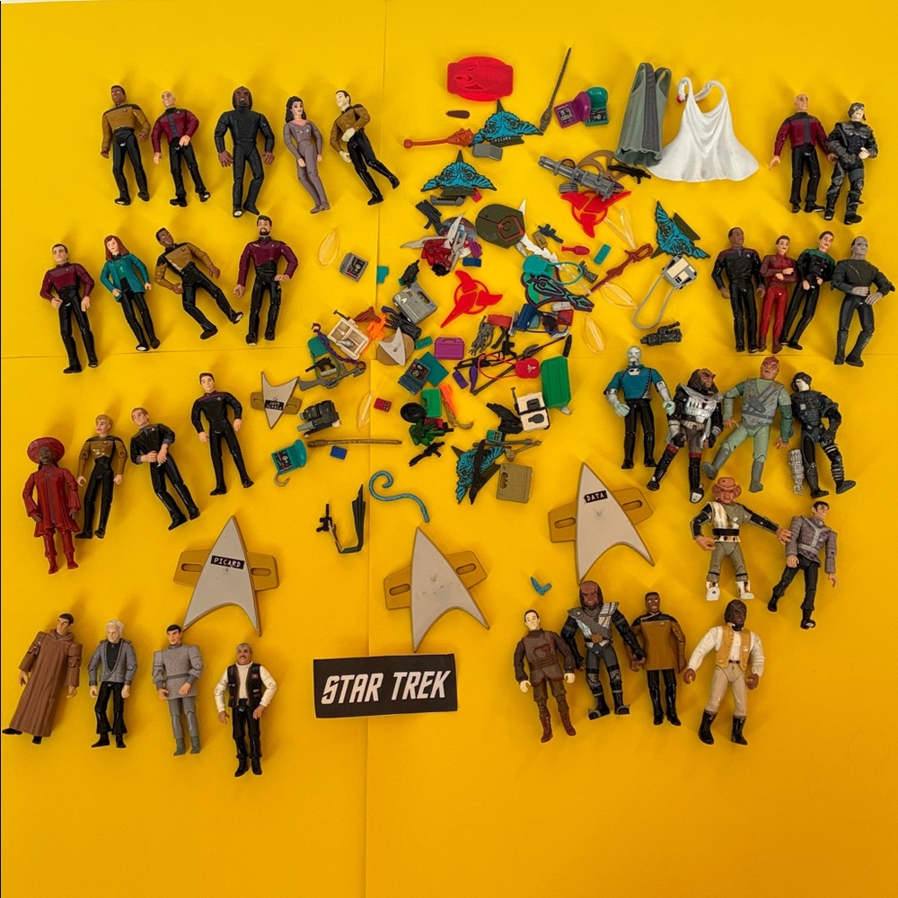 STAR TREK Lot 100+ Action Figures/Accessories Vintage Stands Aliens Q + more!!!!
